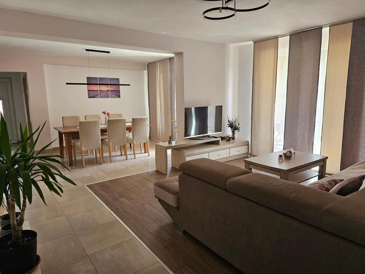 Premium Apartments Tade Funtana contacts